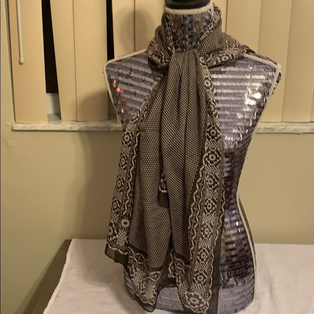 NWOT Gap Chocolate & Ivory Geometric-Print Scarf!